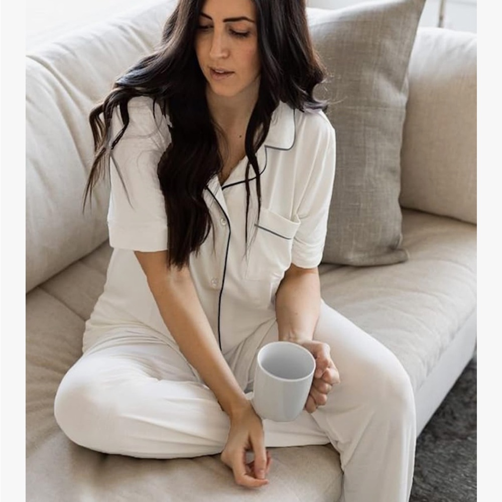 Women's white pajama set - Picture 4 of 8